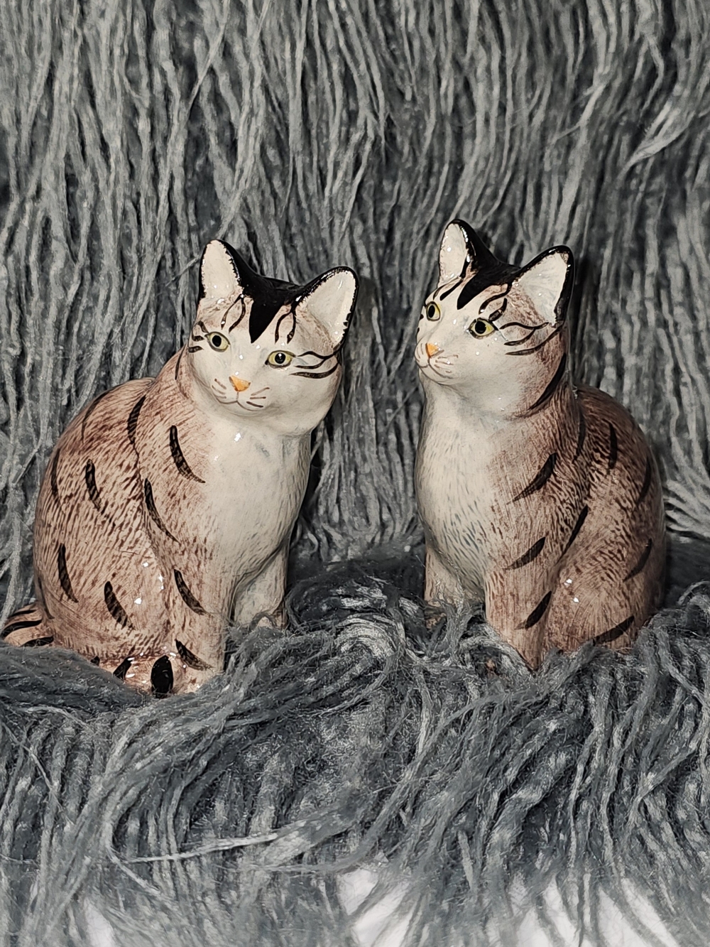 SUPER RARE!! Set Tabby Cat Figurine Salt Pepper Shaker Ceramic Kitchenware
